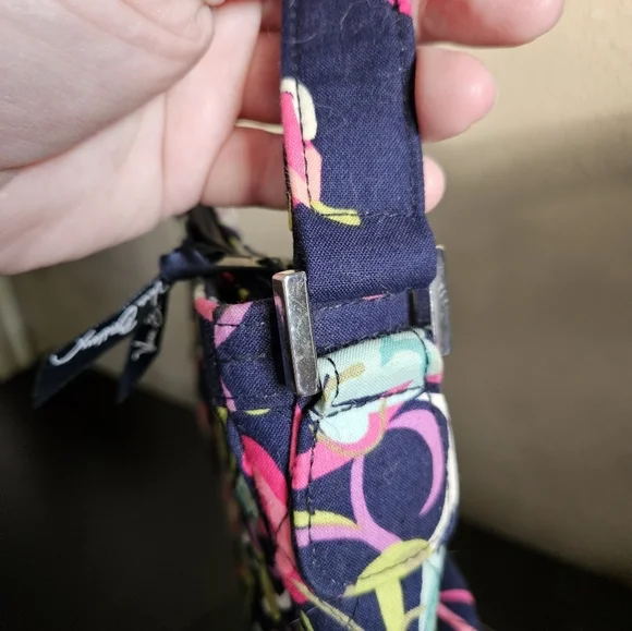 Vera Bradley Floral Quilted Shoulder Bag. - Picture 4 of 10